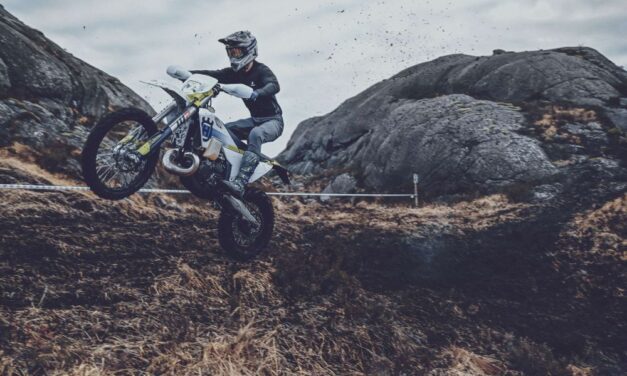 Husqvarna TE 300 2024, principal exponente del Enduro Extremo