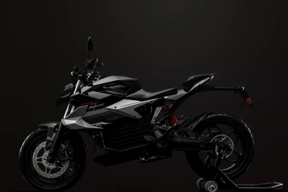 <img src="https://motodinamia.com/wp/wp-content/uploads/2023/12/Orxa-Mantis-mdm-2-scaled.webp" alt="Orxa Energie extiende su responsabilidad ambiental más allá de la concepción de un rodado ecológico. Firmó un acuerdo con una empresa que le provee las baterías para que se las reciba al final de su vida útil. De esa manera reduce la huella de carbono en un 40%">