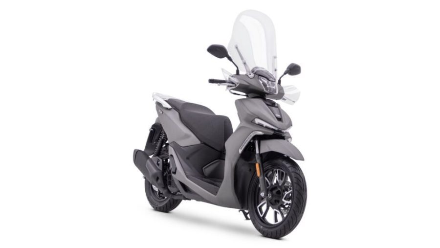  VOGE Sfida SR16 gris con alto parabrisas y llantas negras