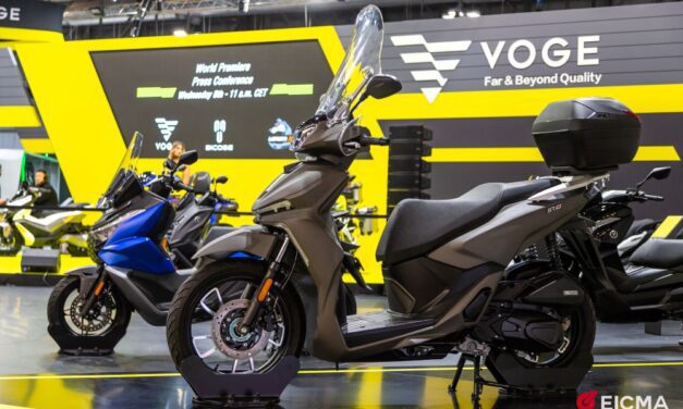 Voge Sfida SR16 verde metalizado en el stand del EICMA 2023