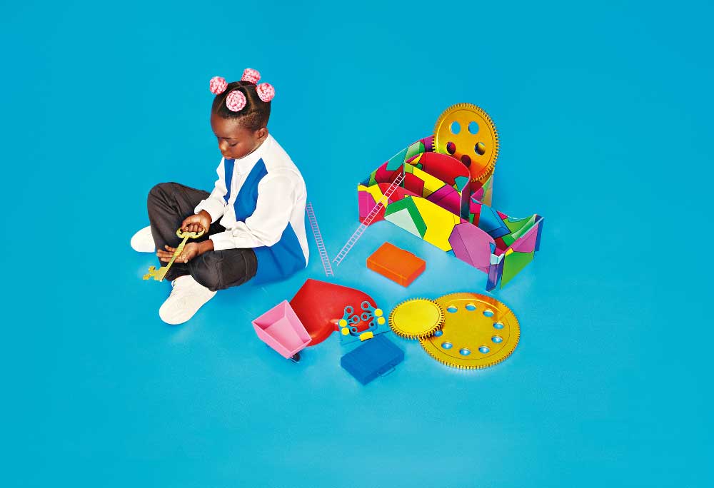 <img src="https://motodinamia.com/wp/wp-content/uploads/2023/12/calendario-pirelli-2024-Prince-Gyasi-mdm-1.jpg" alt="En la portada del Calendario Pirelli 2024, Gyasi se representa a sí mismo como niño de siete años encarnado en el modelo Abdul Faid Yussif">