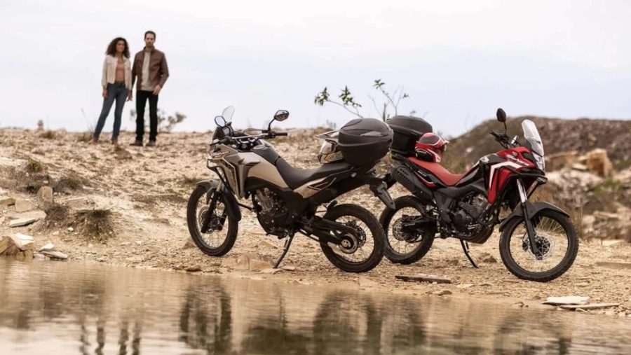 <img src="https://motodinamia.com/wp/wp-content/uploads/2023/12/honda-xre300-sahara-mdm-4-scaled.jpeg" alt="Teniendo en cuenta que muchos modelos fabricados en Brasil se comercializan luego en Argentina, la llegada de este modelo al mercado local no suena descabellado">