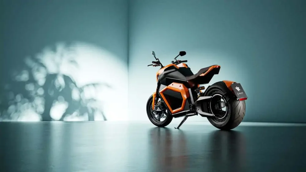 <img src="https://motodinamia.com/wp/wp-content/uploads/2023/12/verge-ts-pro-california-edition-mdm-1-scaled.webp" alt="La Verge California Edition se destaca a primera vista por su novedoso color anaranjado, inspirado en la flor estatal de California, la amapola">