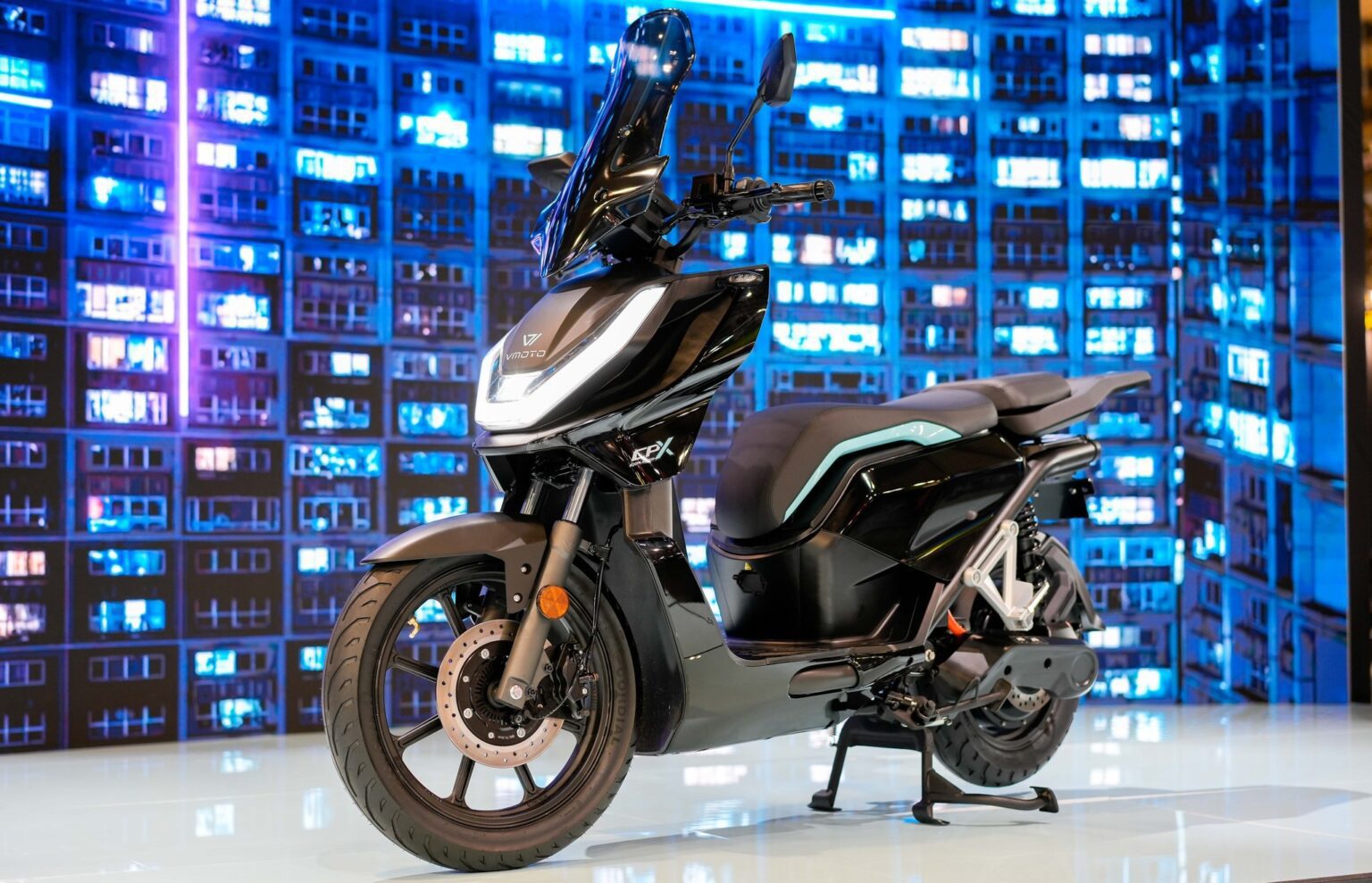 Vmoto CPx Explorer: vocación por la aventurera | Motodinamia