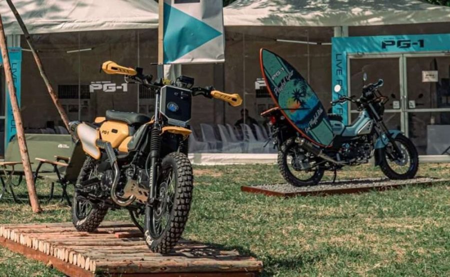 <img src="https://motodinamia.com/wp/wp-content/uploads/2023/12/yamaha-pg-1-mdm-3-scaled.jpeg" alt="Las suspensiones de la Yamaha PG-1 están configuradas para su conducción urbana y algo de off-road">