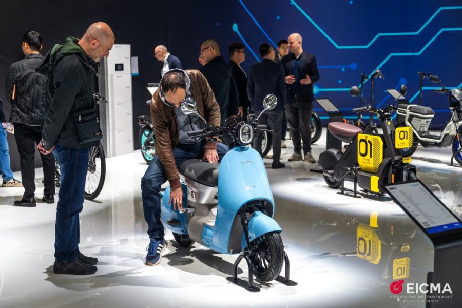 Scooter eléctrico EZI O2, lo justo y necesario