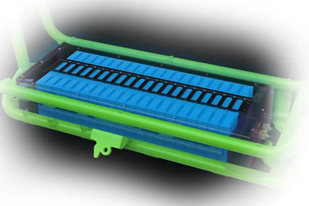 <img src="https://motodinamia.com/wp/wp-content/uploads/2024/01/ponie-p2-mdm-5-scaled.webp" alt="La batería CATL de 6,7 kWh le otorga al Ponie P2 una enrome autonomía de 150 kilómetros">