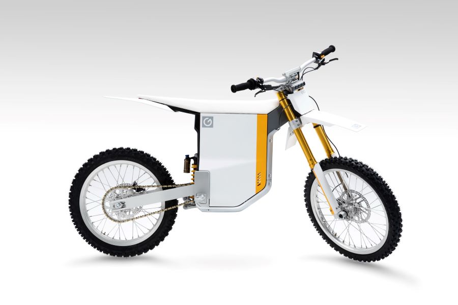Moto eléctrica todoterreno Gowow Ori blanca muy similar a una CAKE