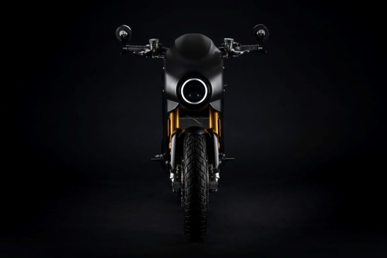 Frontal de una Italian Volt Lacama negra