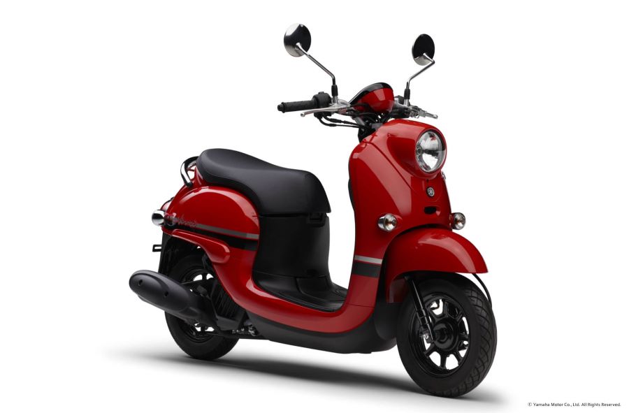 Scooter retro Fighting Red (rojo) con faro redondo y formas suaves 