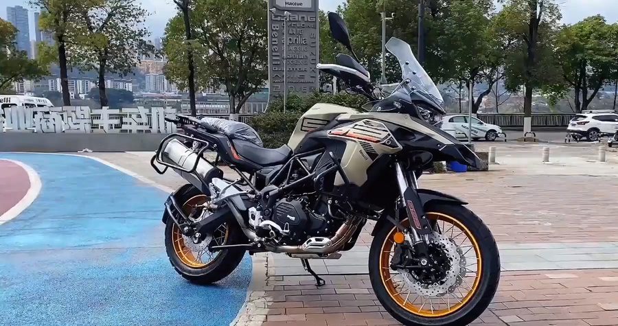 Las Benelli TRK 552 y 552 X están muy cerca Benelli TRK 552 y 552 X, fueron vistas en concesionarios chinos.