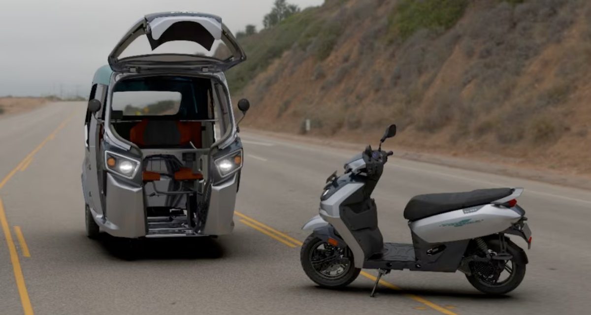 Scooter desacoplado de la carrocería del Hero Surge S32 completo