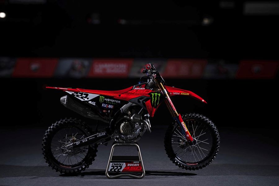 Ducati Desmo450 MX Una Demo450 MX con el típico color rojo Ducati