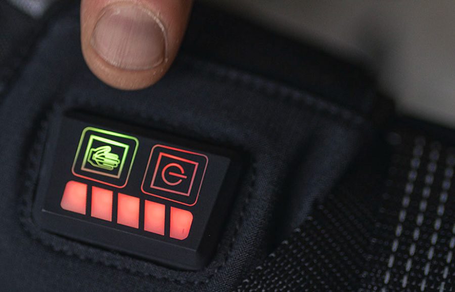 Botones de activación del calentador eléctrico de los guantes T.UR G-Warm 3. Botones de activación del calentador eléctrico de los guantes T.UR G-Warm 3.