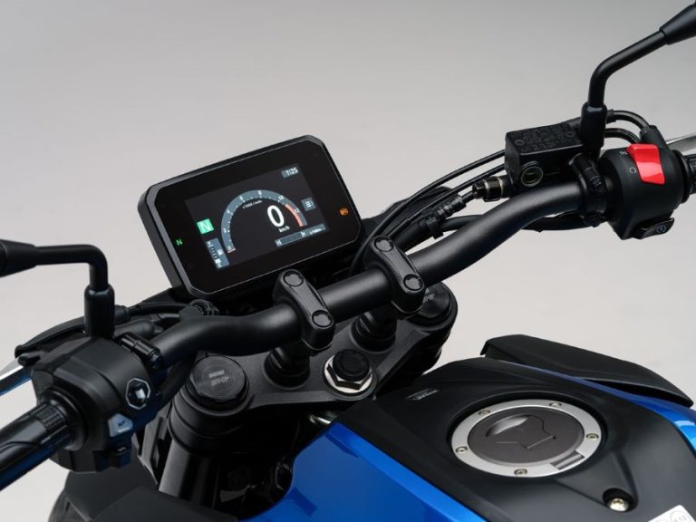 Pantalla TFT de 5 pulgadas de la Honda CB125R 2024