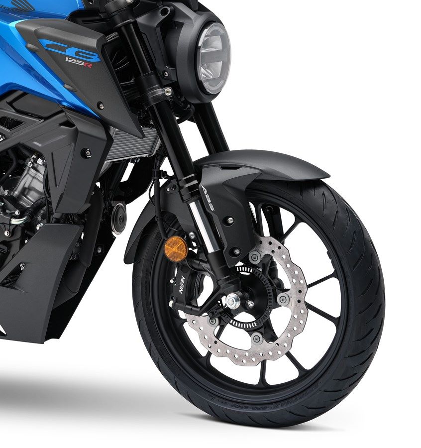 Rueda delantera de la Honda CB125R 2024