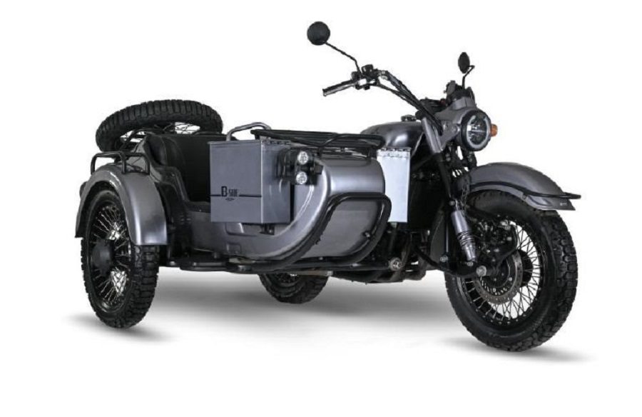 Mash B-Side 500 para la retro aventura Un Mash B-Side 500 2024 gris metalizado