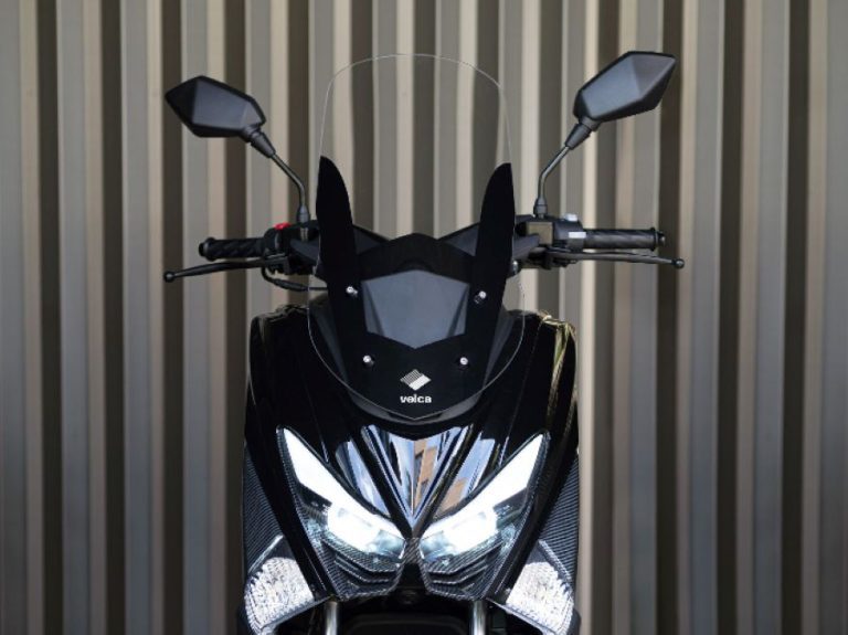 Frontal de doble faro de una Velca ONE