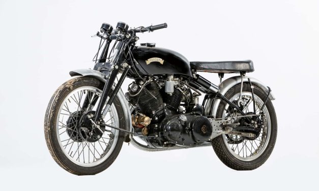 Una Vincent Black Lightning de 1949 sale a susbasta