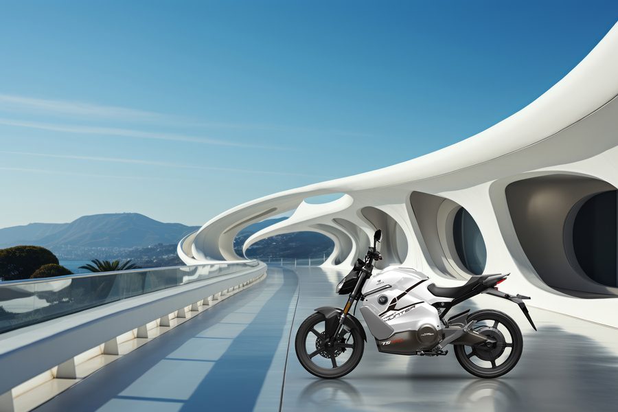 VMoto TS Steet hunter blanca con un fondo futurista