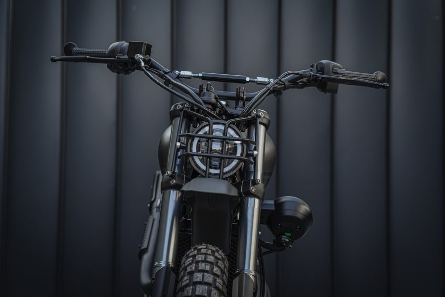 Faro Led con protector de la Diabolus Scrambler.