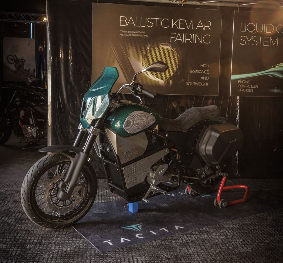 Una Tacita T-Cruise Urban de color celeste