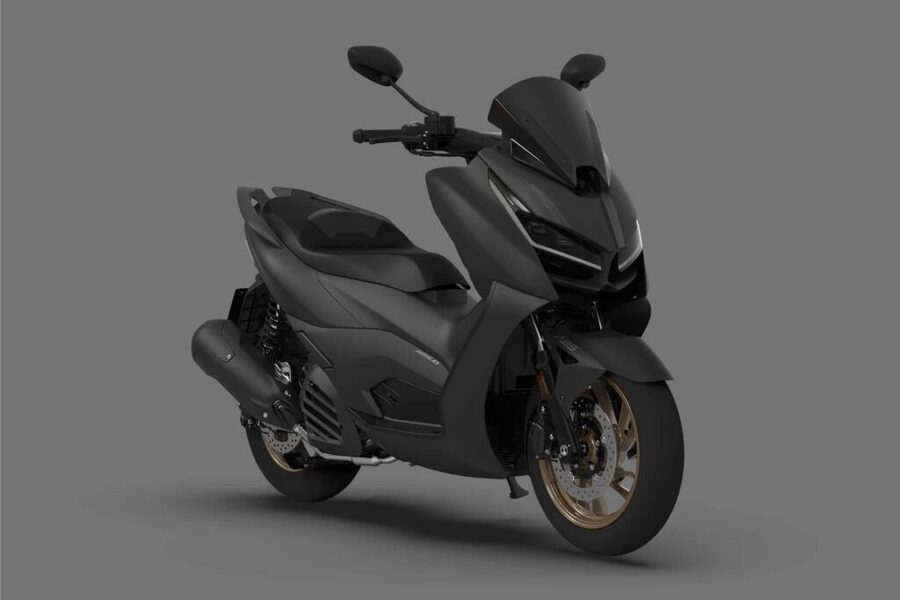 Un Zontes D125 negro mate con llantas doradas.