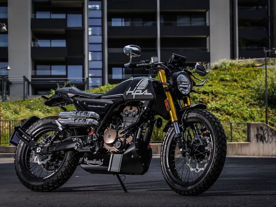 La FB Mondial HPS 125 tiene estilo propio La FB MondialHPS 125 va más allá de su estética.