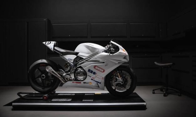 Una especial Norton V4 SV recuerda a la mítica RCW588