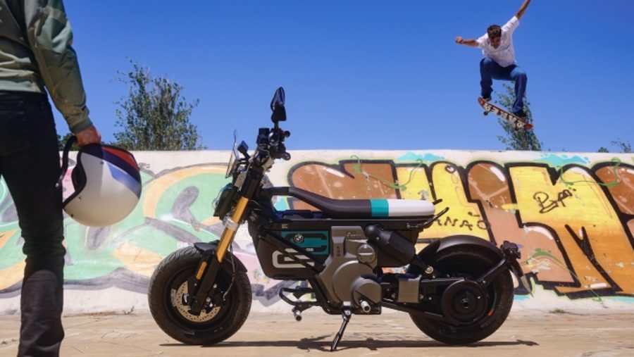 La BMW CE 02 2024 usa una pieza de autos eléctricos