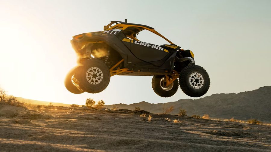 El Can-Am Maverick R fue lanzado a un precio de 108.000 dólares.