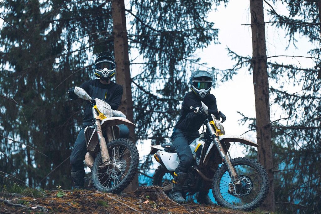 La Husqvarna TE 125 se reincorpora a la gama enduro en 2025