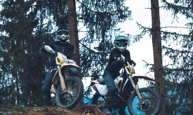 La Husqvarna TE 125 retorna a la gama enduro en 2025