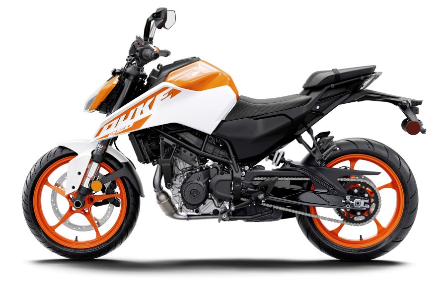 KTM 250 Duke color "Ceramic White".