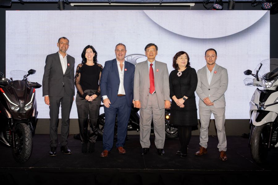 (De izq a derecha) Javier Bohorquez, CEO Grupo Corven; Patricia Iraola, Directora; Leandro Iraola, presidente Grupo Corven; Mr. Ko, CEO global de Kymco; Embajadora de Taiwán en Argentina, Florencia Miao-hung Hsie.