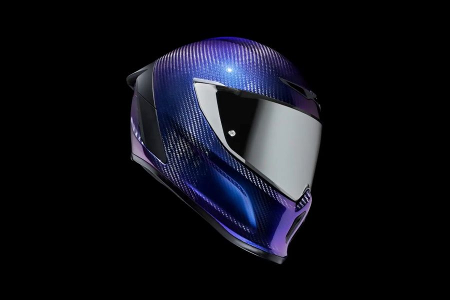 Nebulosa tiene azules y púrpuras.