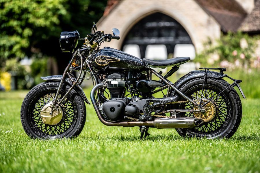 Praga ZS 800 2024: La leyenda renace junto al deportivo Bohema Praga ZS 800