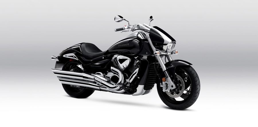 Suzuki-Boulevard-M109R- perfil La Suzuki Boulevard M109R tiene una nueva decoración y mejoras en su equipamiento.