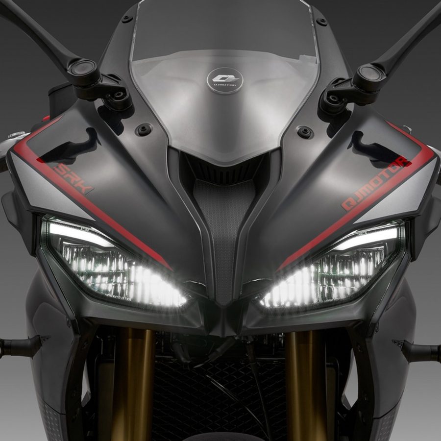 Doble óptica LED y diseño agresivo.