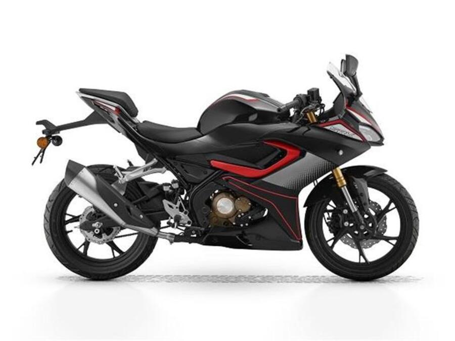 QJ Motor SRK 125R: deportiva a pesar del tamaño