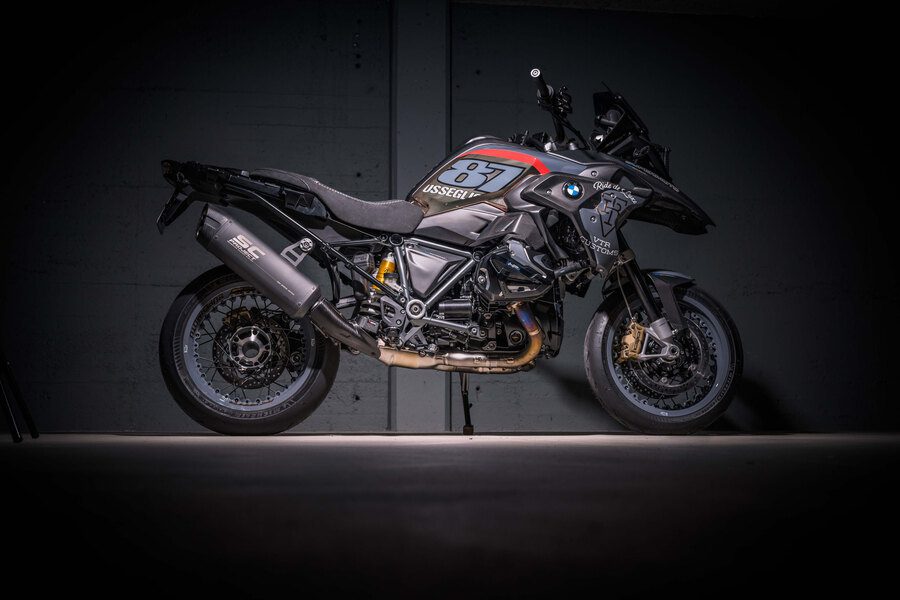 Además de sus llantas la BMW R 1250 GS Supermoto bajó 8 kilos.
