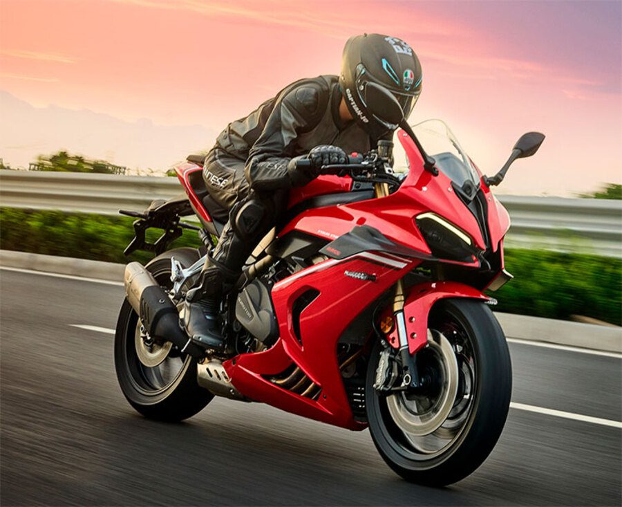 La QJMotor SRK 800RR arribó a Europa La QJMotor SRK 800RR arribó a Europa