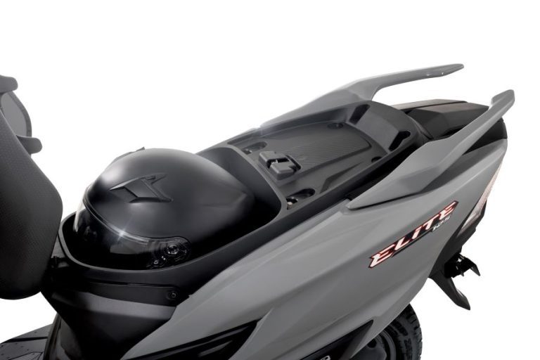 Baúl para un casco integral de la Honda Elite 125