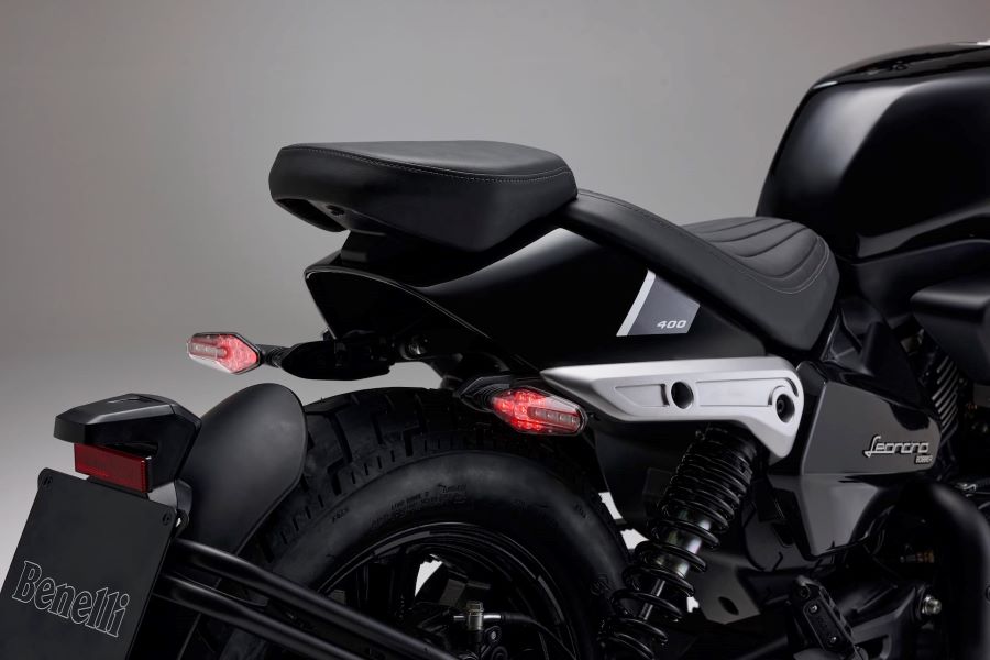 Benelli Leoncino Bobber 400: estilo italiano, aire americano