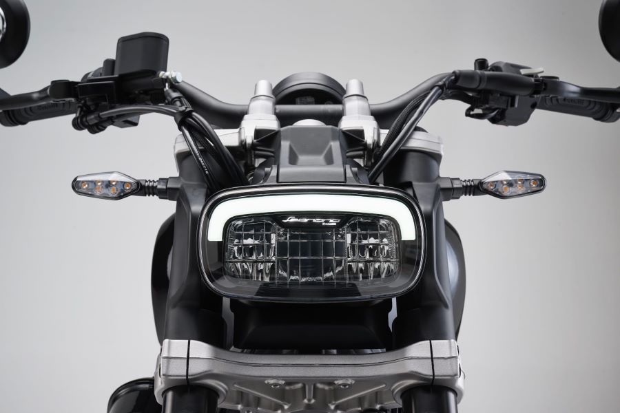 Benelli Leoncino Bobber 400: estilo italiano, aire americano