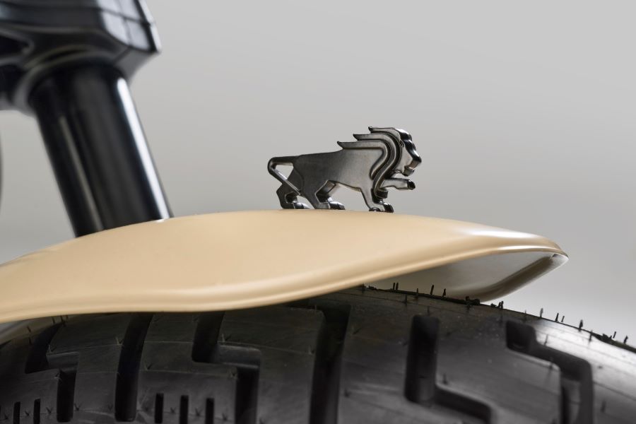 Benelli Leoncino Bobber 400: estilo italiano, aire americano