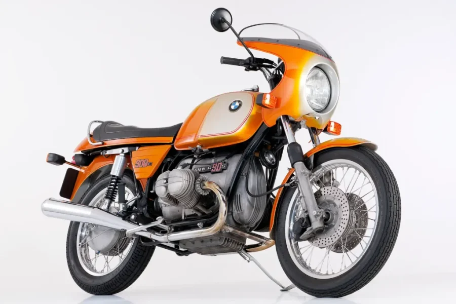 La BMW R12 S recoge los elementos clave que hicieron legendaria a la R 90 S