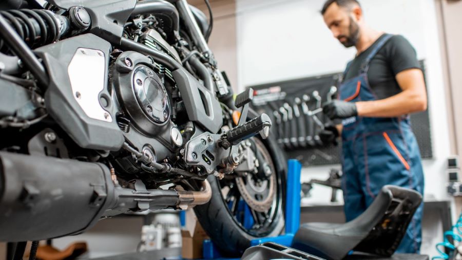 Cómo organizar un taller de motos: Todo lo necesario para empezar Cómo organizar un taller de motos