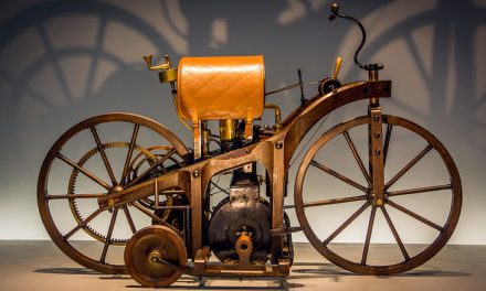 ¿Quién fue el inventor de la motocicleta?