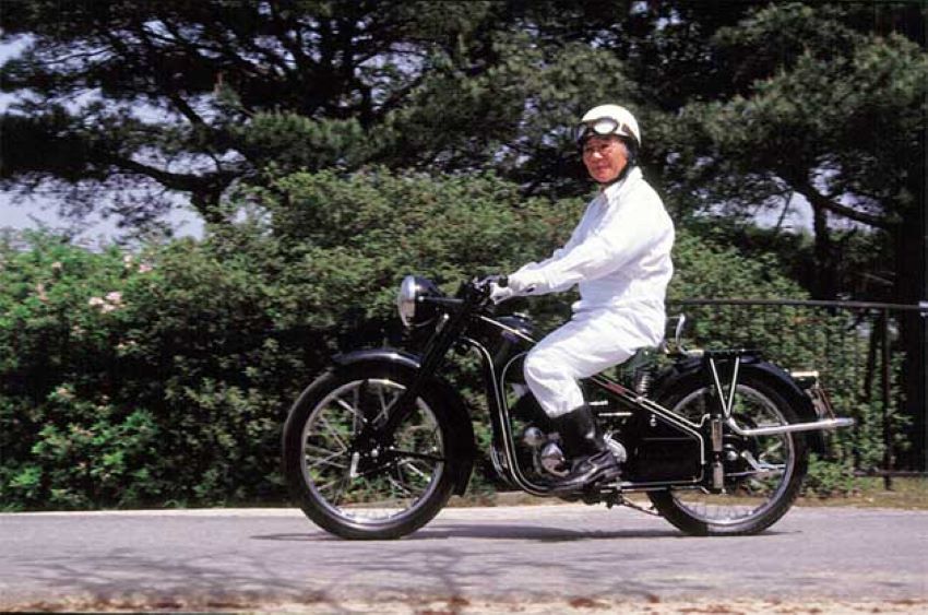 Primera moto Honda